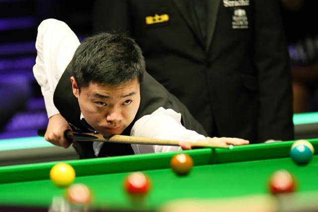 拉塞尔承认梅奔无力抗衡迈凯伦：今年只能靠运气赌一到两场胜利