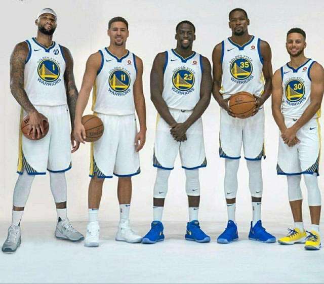 的左脚策动 的左脚策动